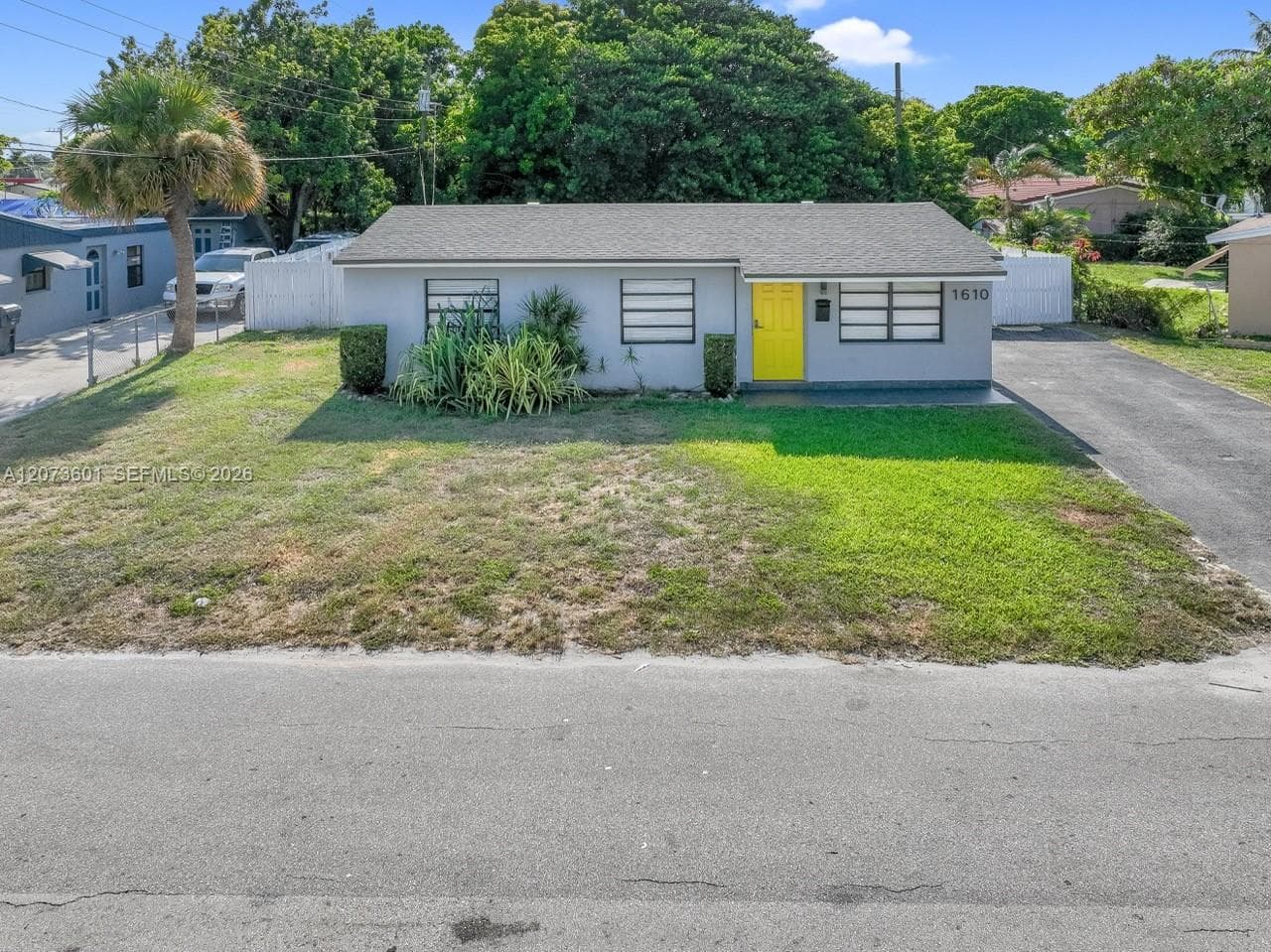 1610 S 24th Ct, Hollywood, FL 33020 photo 3