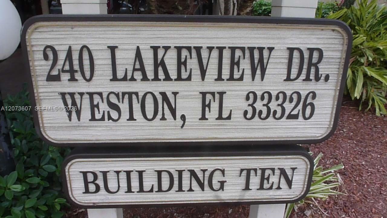 240 Lakeview Dr # 109, Weston, FL 33326 photo 2