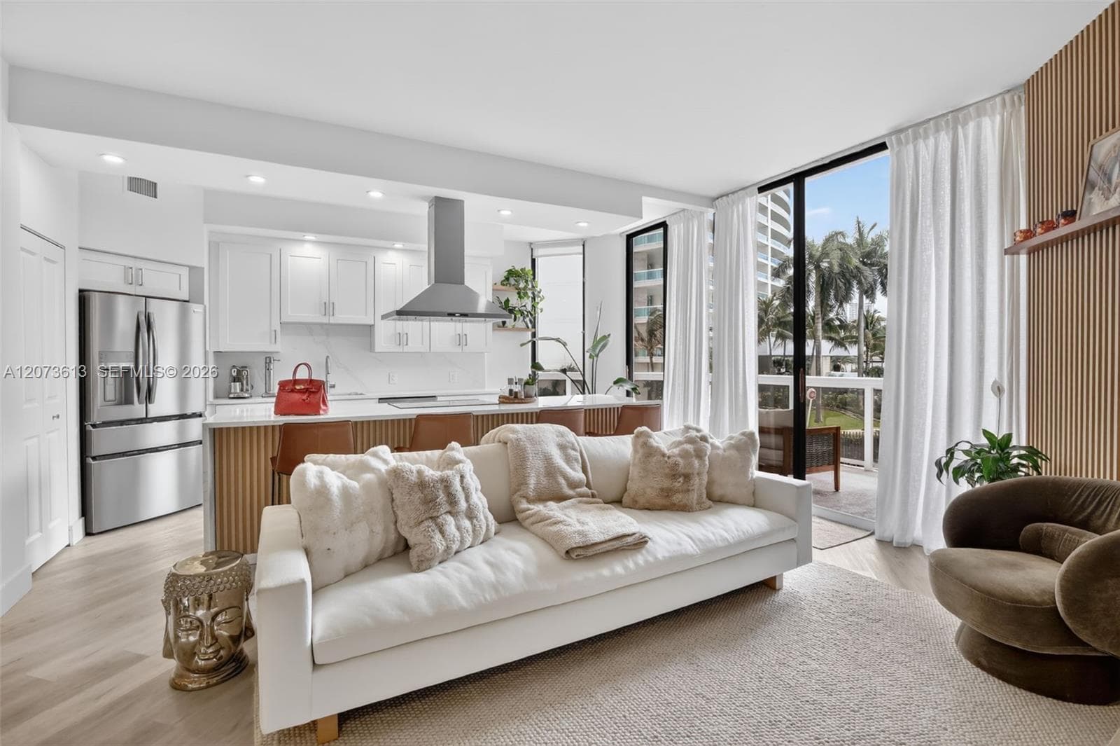 20185 E Country Club Dr # 204, Aventura, FL 33180