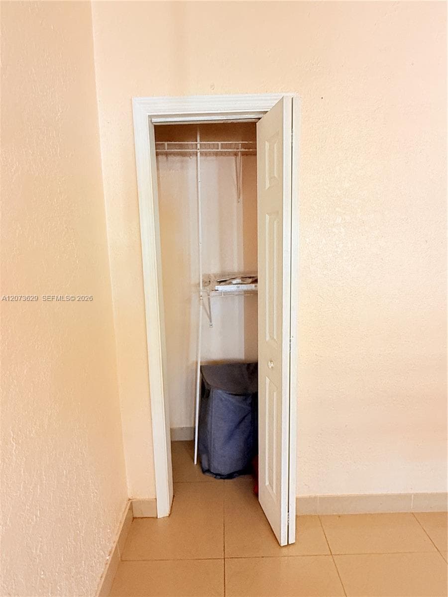 326 NE 6th St # 3, Hallandale Beach, FL 33009 photo 4