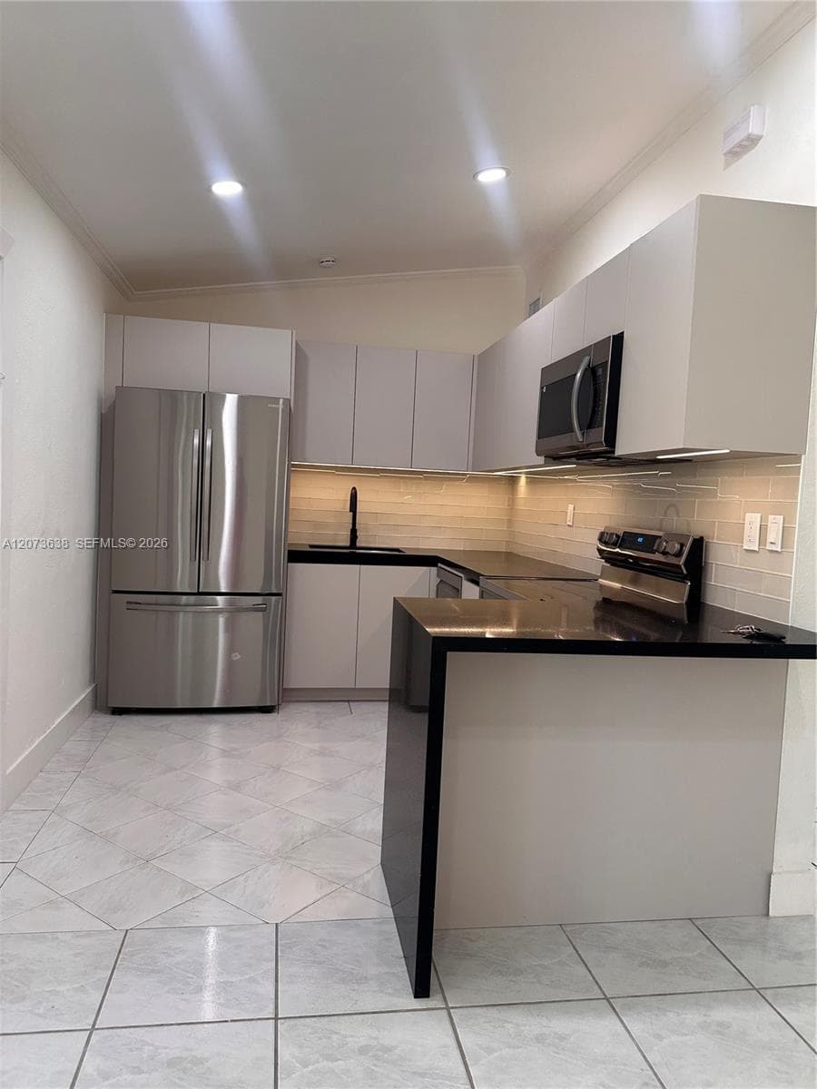 17521 NE 4th Ave, Miami, FL 33162 photo 3