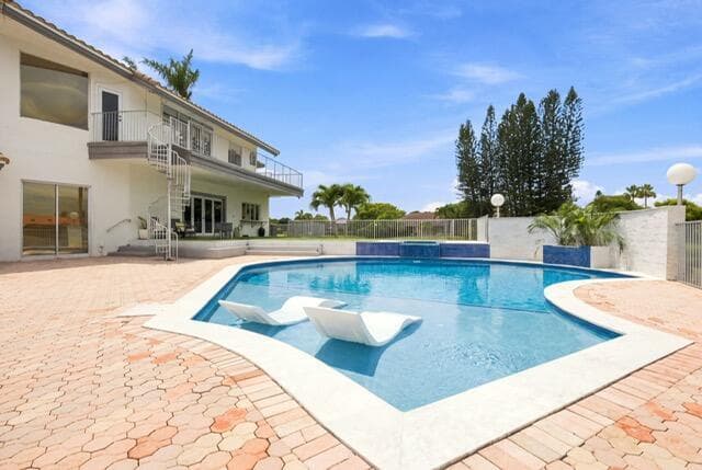 8709 BANYAN Court, Tamarac, FL 33321 photo 3