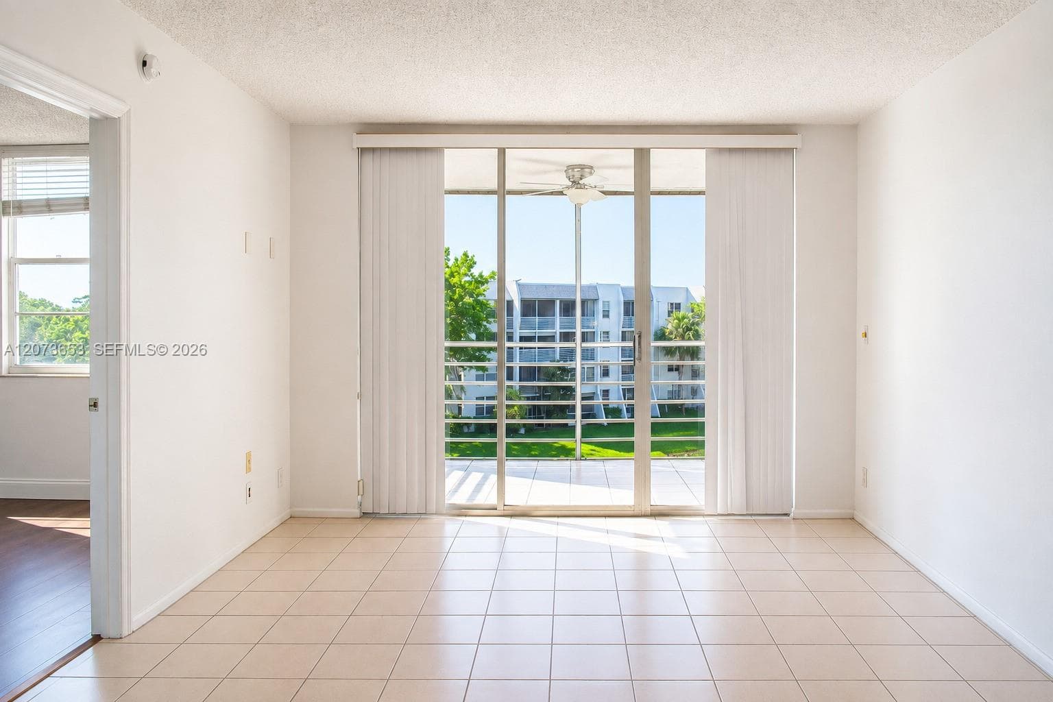 9230 Lagoon Pl # 411, Davie, FL 33324 photo 2
