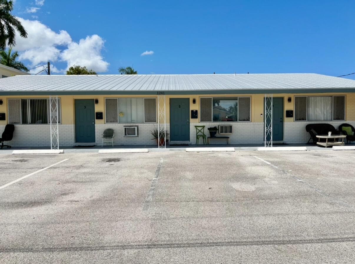 1241 SE 3RD Street # 1-4, Deerfield Beach, FL 33441