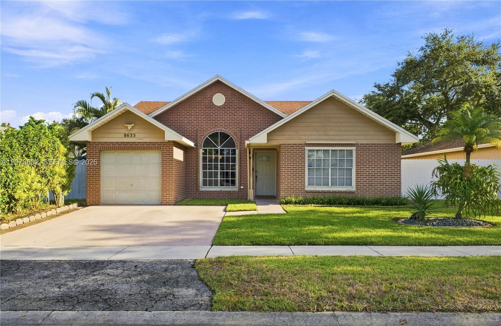 8635 SW 15th St, Pembroke Pines, FL 33025