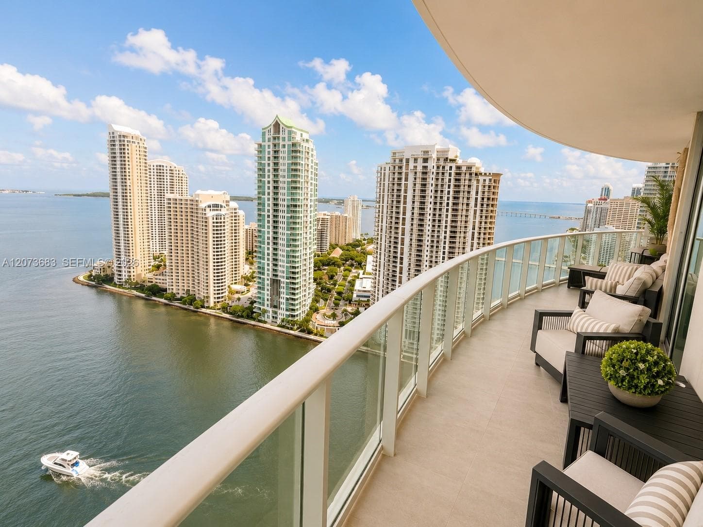 300 S Biscayne Blvd # T-2910, Miami, FL 33131 photo 2