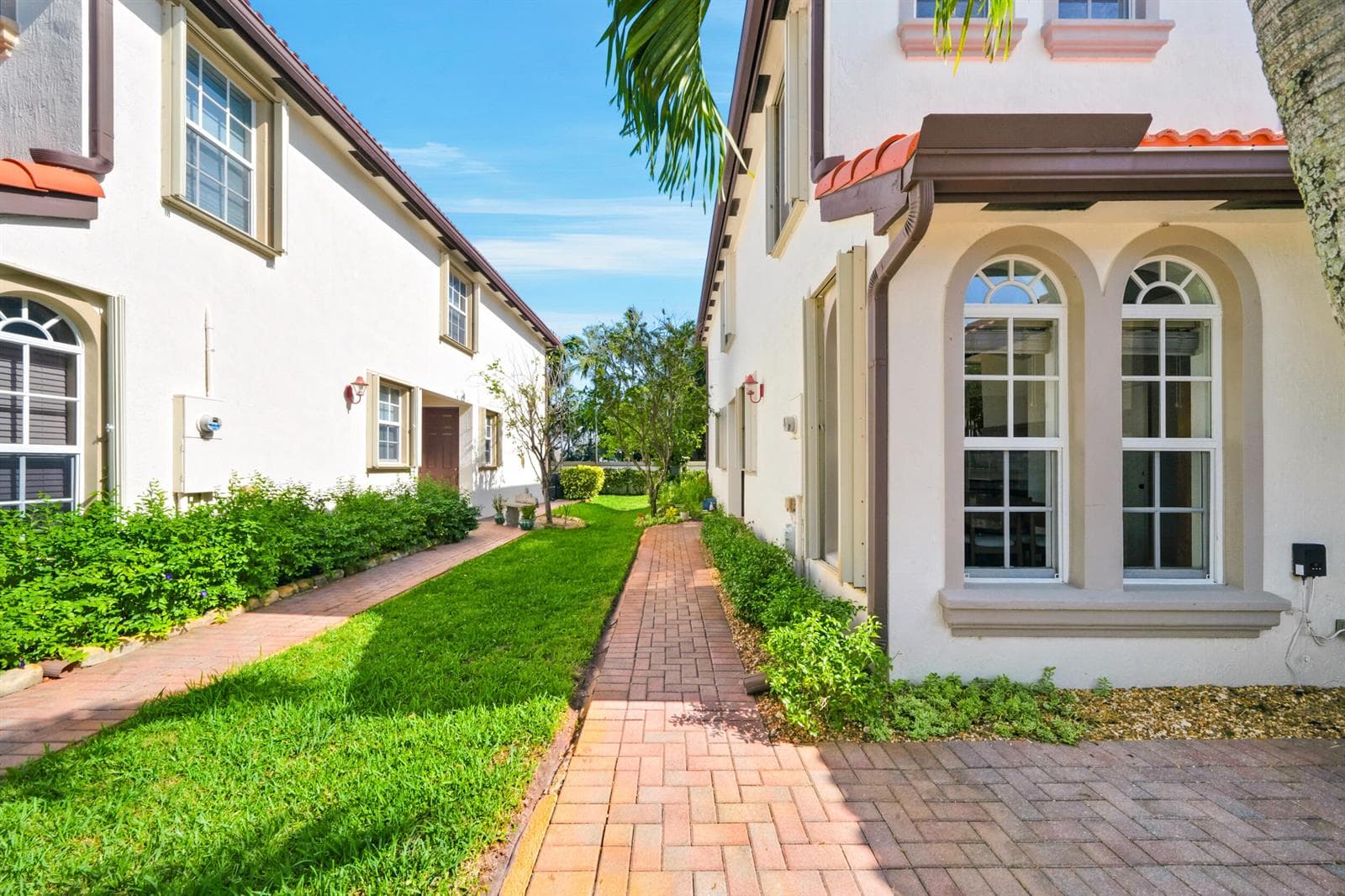 9747 Darlington Place, Cooper City, FL 33328 photo 2