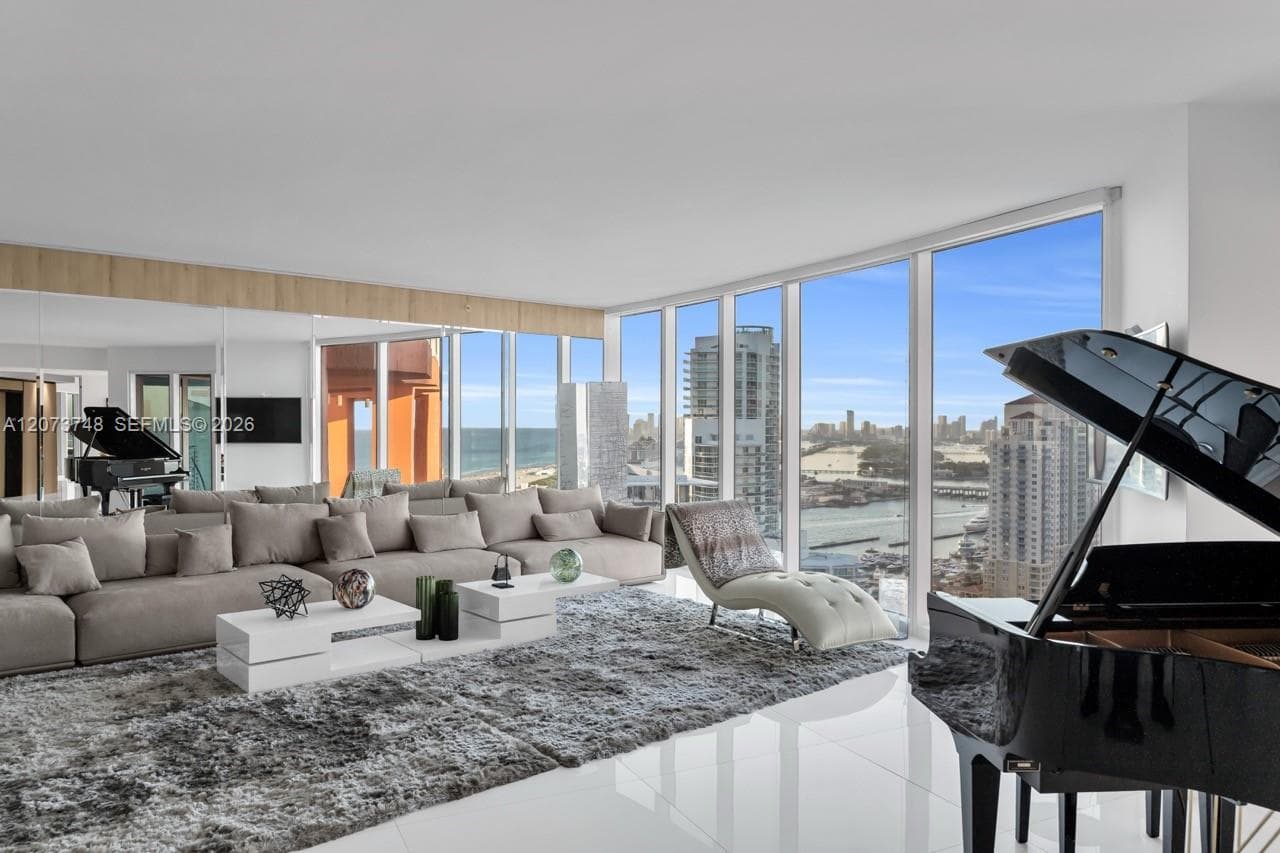300 S Pointe Dr # 3105, Miami Beach, FL 33139 photo 2