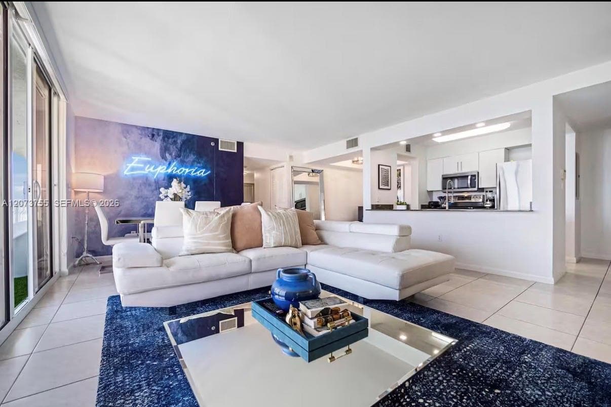 1200 Brickell Bay Dr # 4101, Miami, FL 33131 photo 4