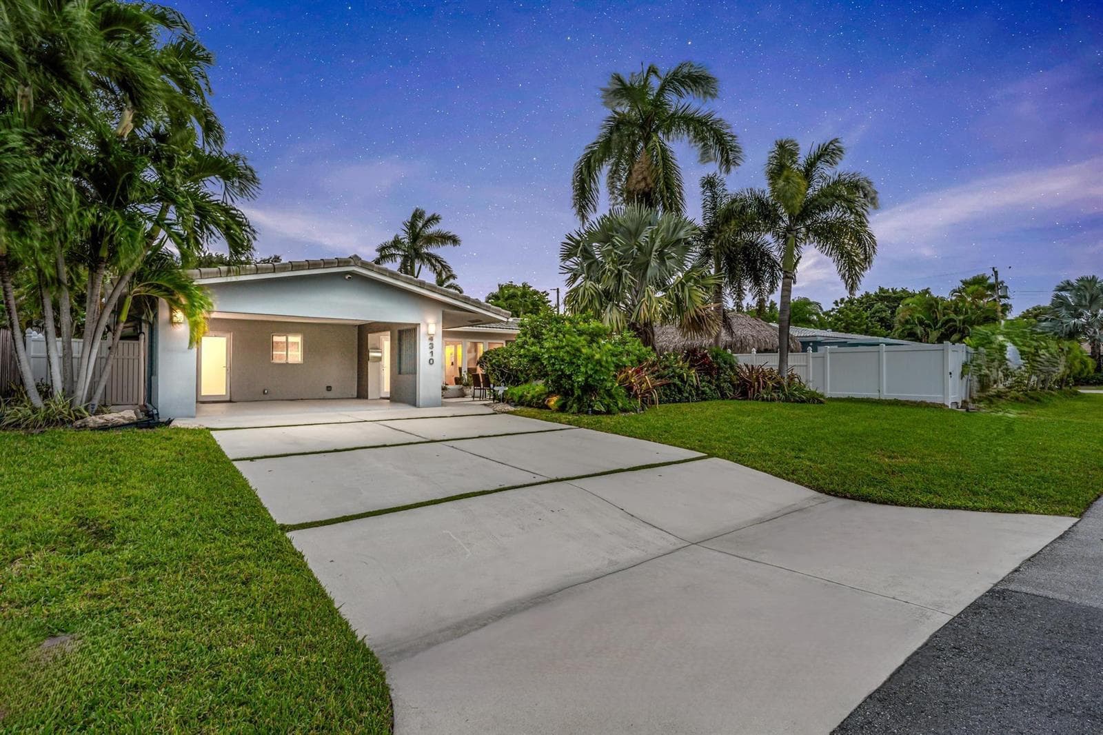 4310 NE 15th Way, Oakland Park, FL 33334 photo 2