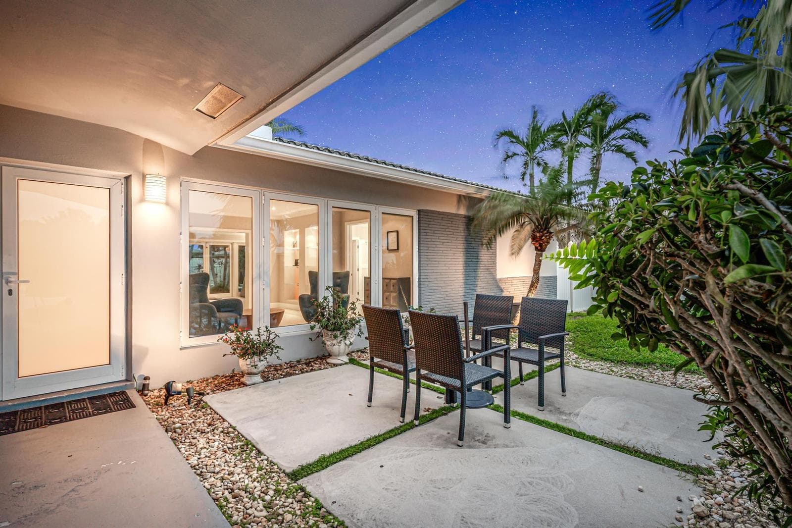 4310 NE 15th Way, Oakland Park, FL 33334 photo 5