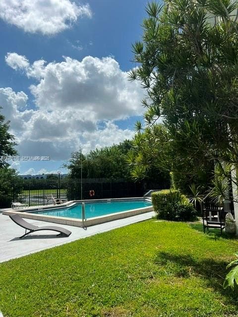9682 Fontainebleau Blvd # 103, Miami, FL 33172 photo 5