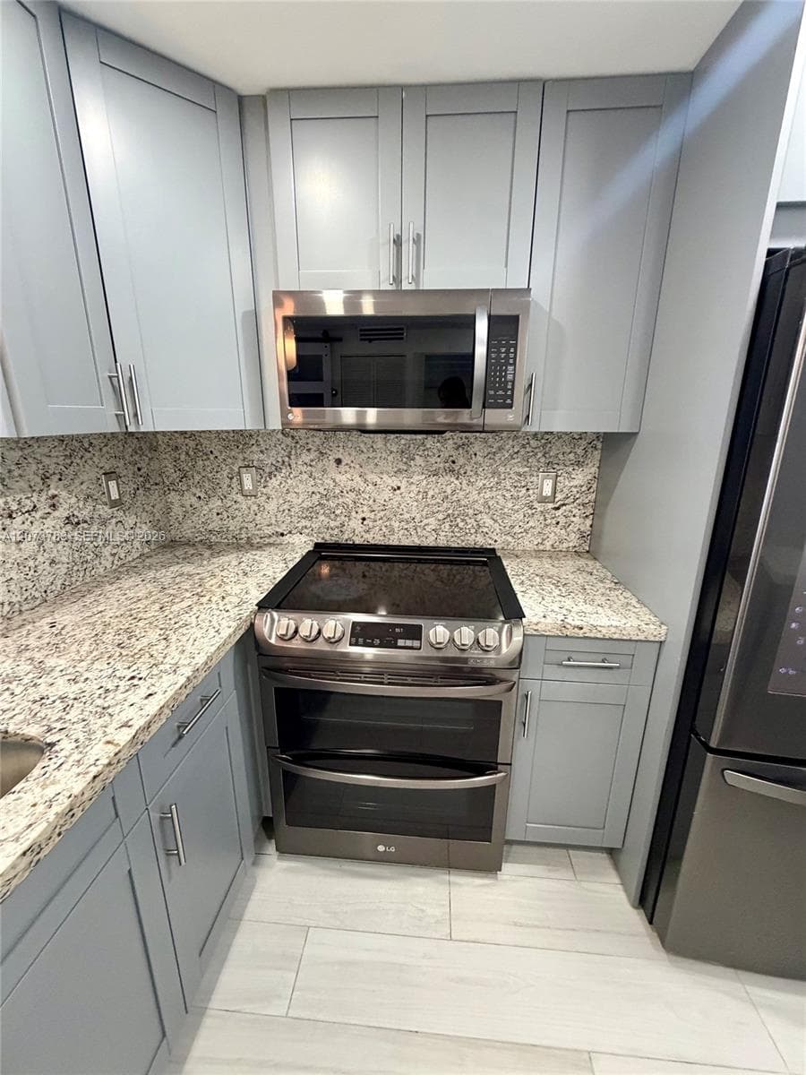 4000 NE 170th St # 207, North Miami Beach, FL 33160 photo 3