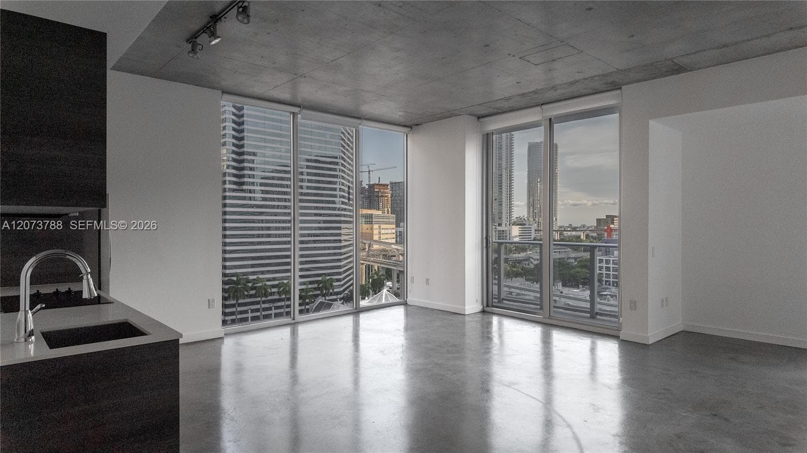 151 SE 1st St # 811, Miami, FL 33131 photo 5