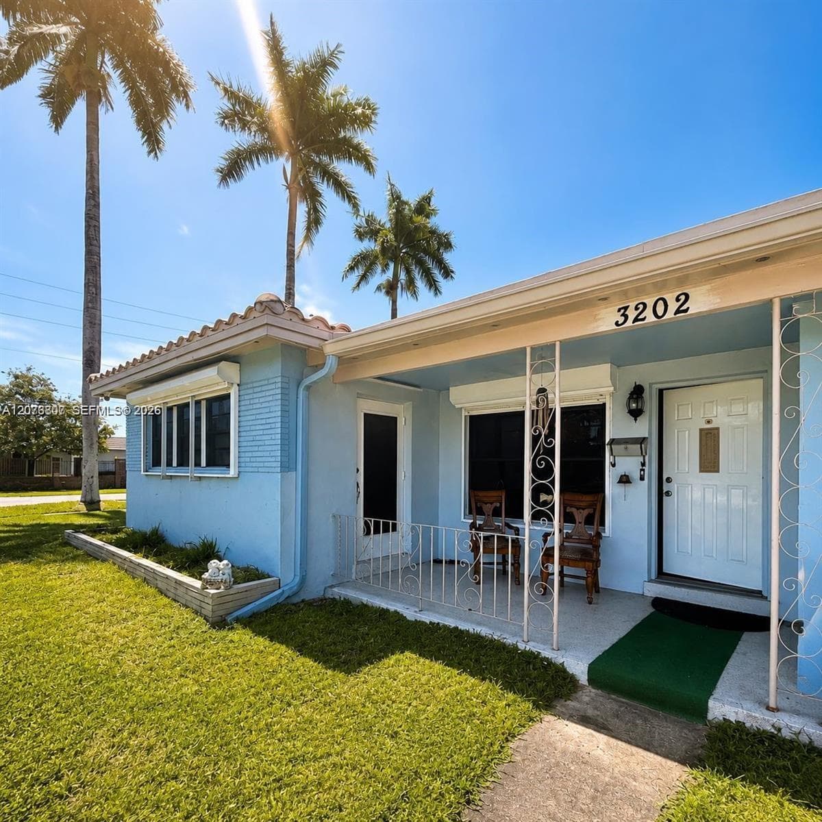3202 Pierce St, Hollywood, FL 33021