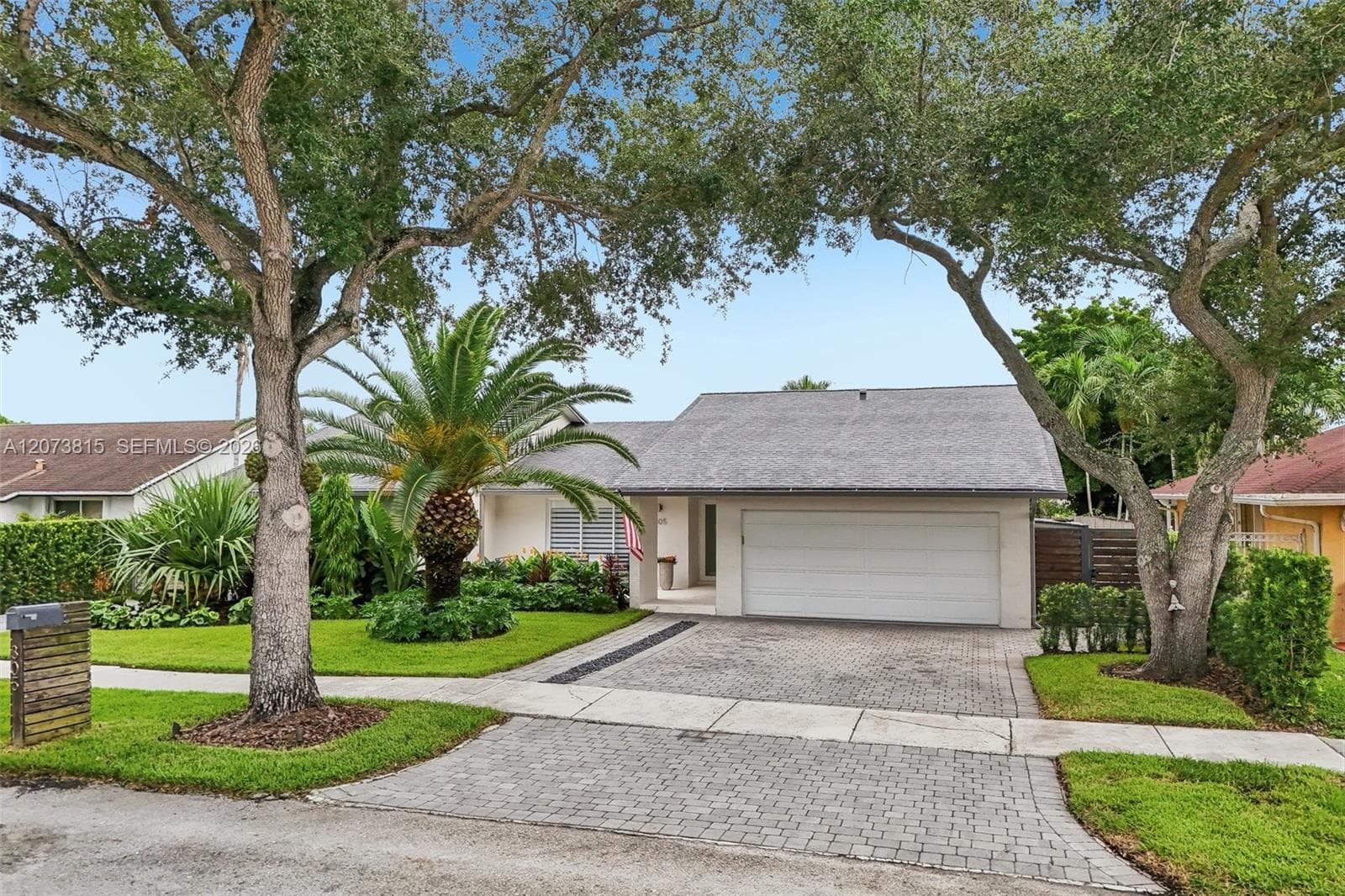 305 SW 134th Ct, Miami, FL 33184 photo 2
