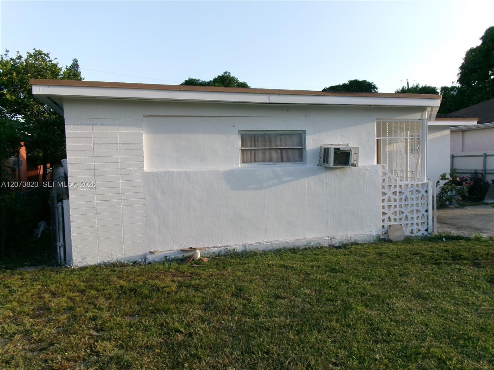 864 NW 116th St, Miami, FL 33168 photo 2