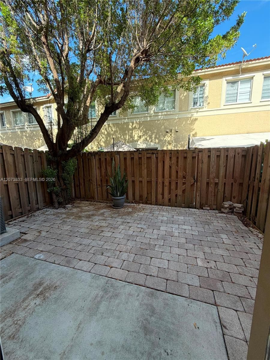 8245 NW 108th Ave # 8-15, Doral, FL 33178 photo 2