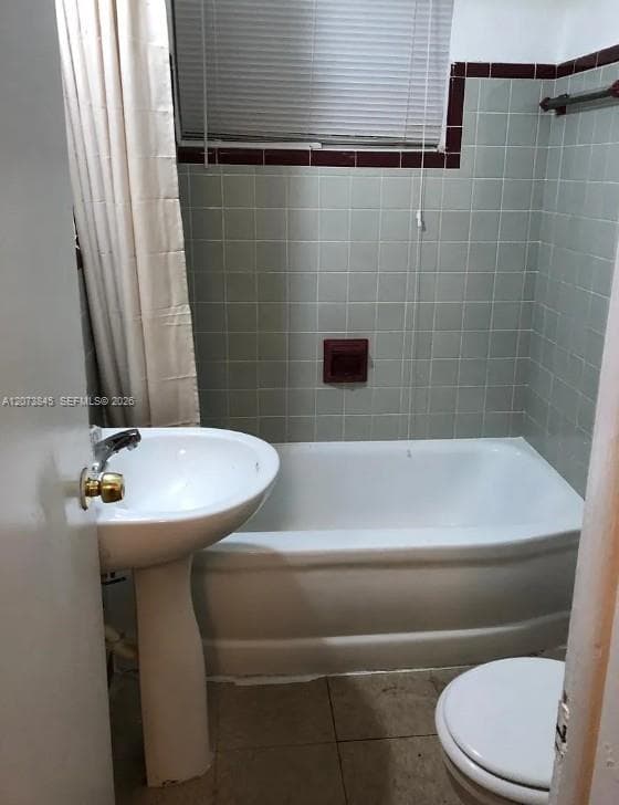 2123 NW 93rd St # 1, Miami, FL 33147 photo 2