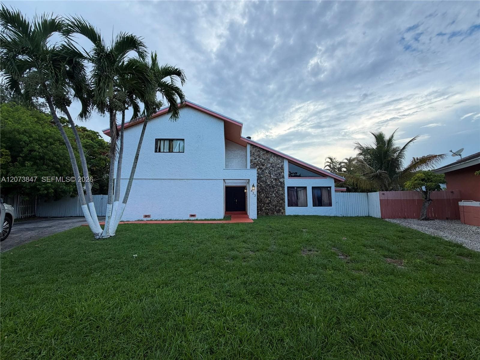 633 NE 204th Ln # 633, Miami, FL 33179 photo 2