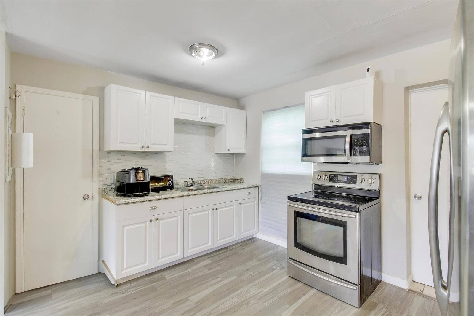 1325 W 32ND Street, Riviera Beach, FL 33404 photo 3