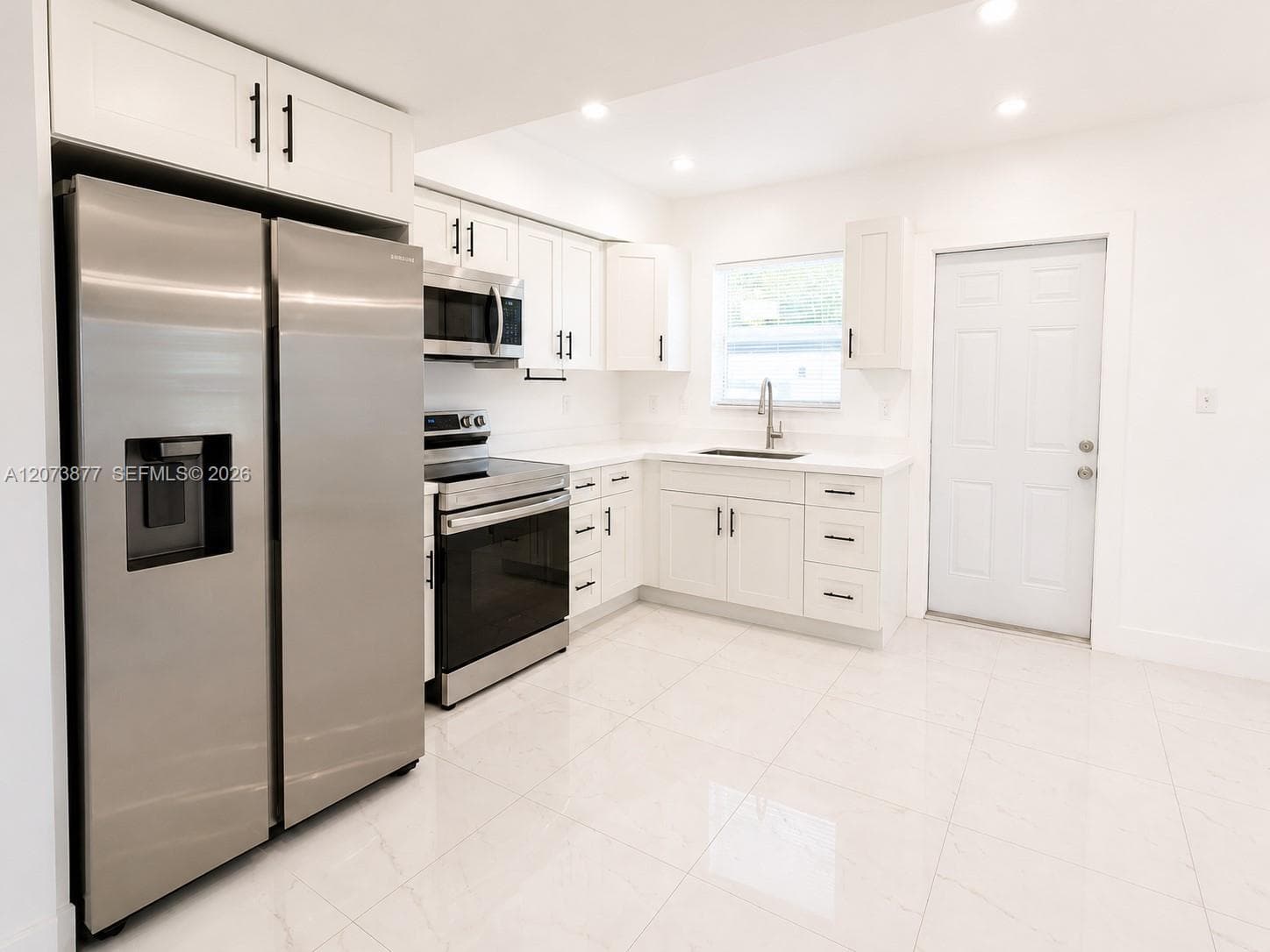 1800 NE 154th St, North Miami Beach, FL 33162 photo 4