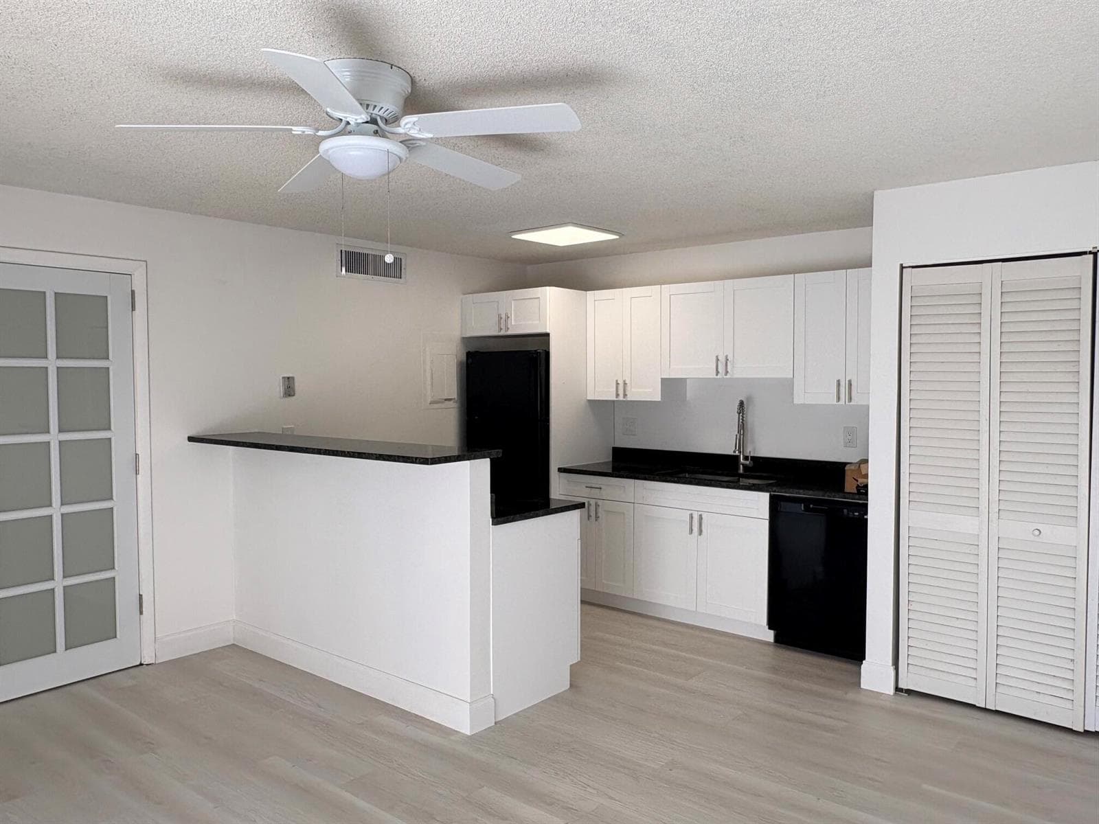 635 Executive Center Drive, West Palm Beach, FL 33401 photo 5