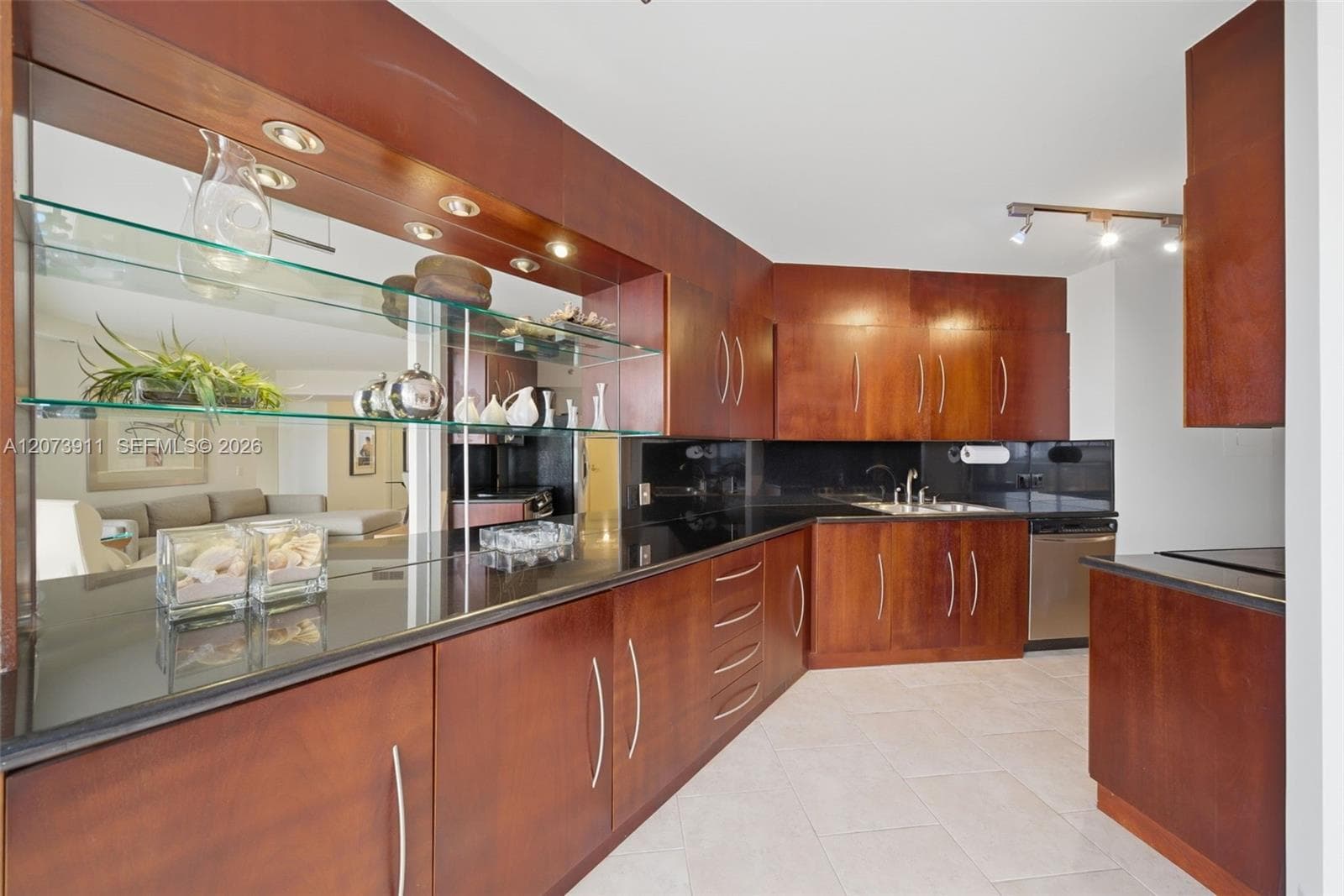 3610 Yacht Club Dr # 1115, Aventura, FL 33180 photo 5