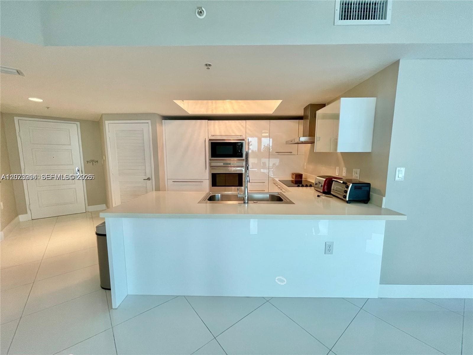150 Sunny Isles Blvd # 1-501, Sunny Isles Beach, FL 33160 photo 4