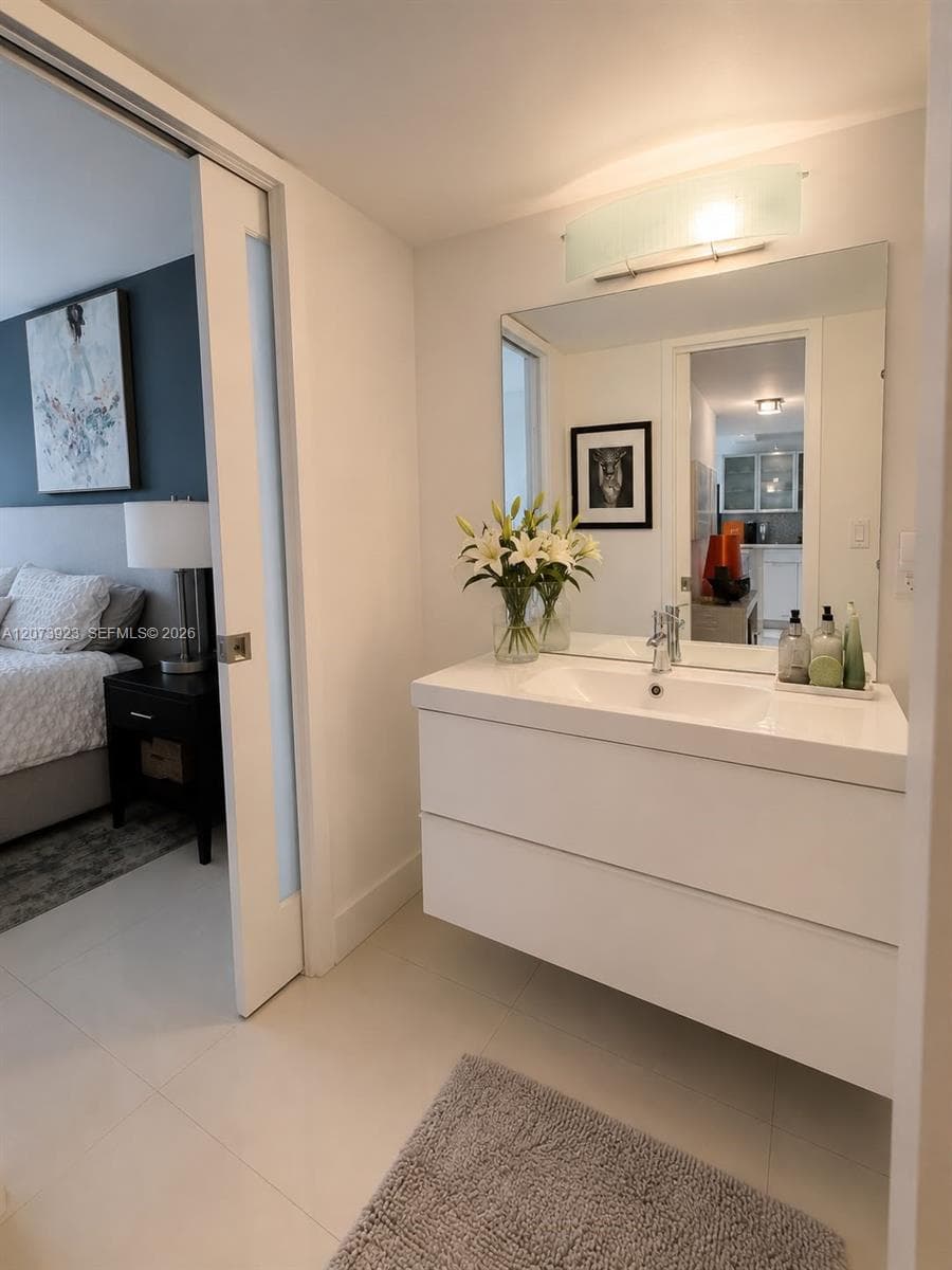 465 Ocean Dr # 219, Miami Beach, FL 33139 photo 5