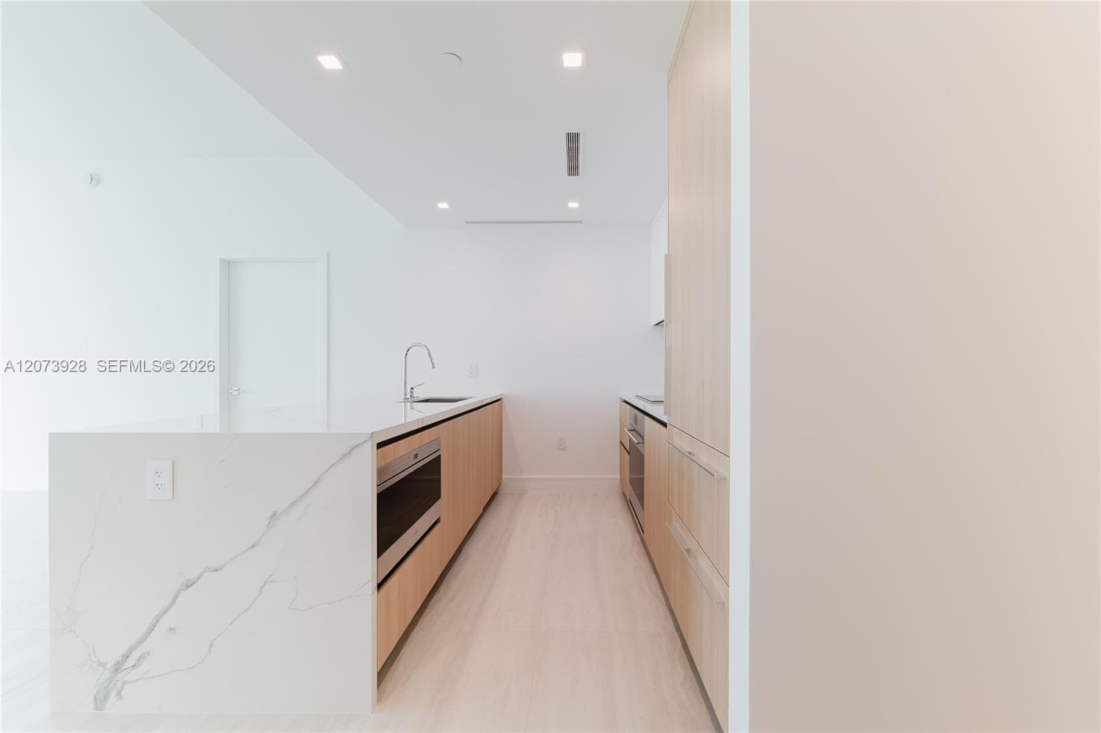 2411 Laguna Cir # 2909, Miami, FL 33181 photo 4