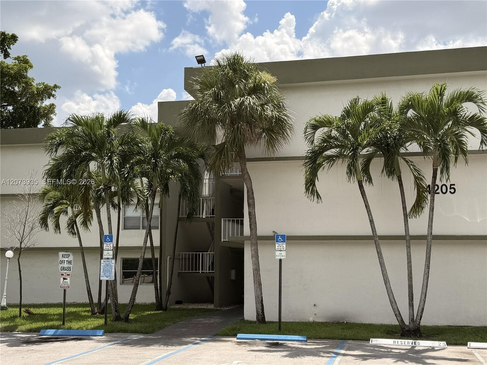 4205 N University Dr # 202, Sunrise, FL 33351