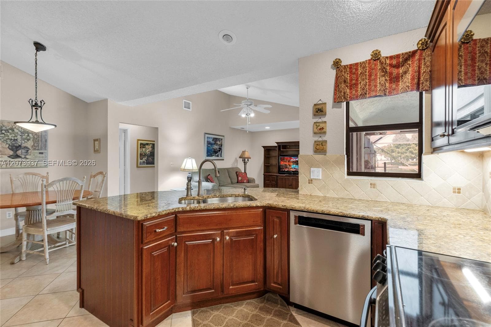 2140 SW 97th Ln, Davie, FL 33324 photo 2