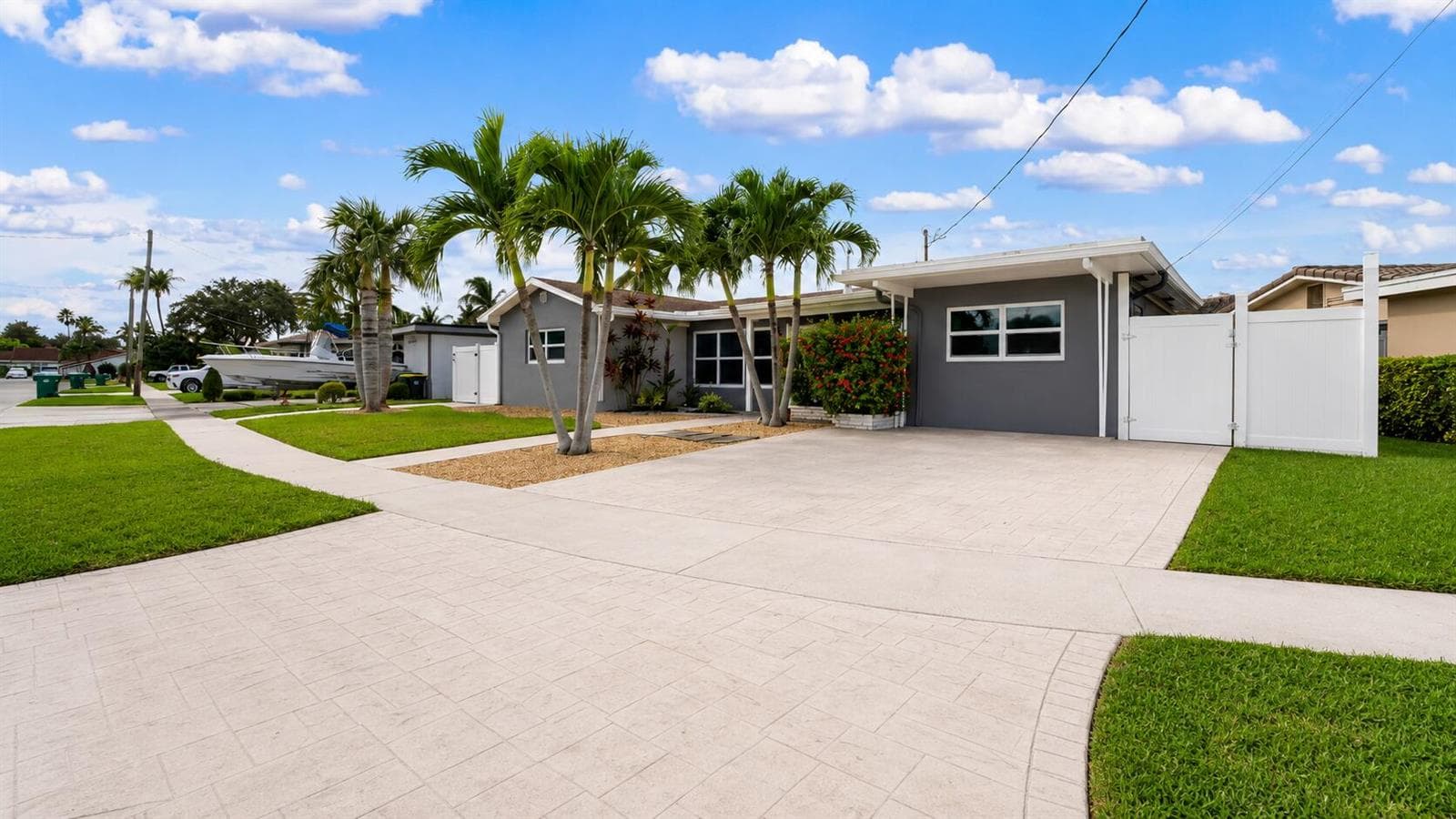 935 Nautilus Isle, Dania Beach, FL 33004 photo 2