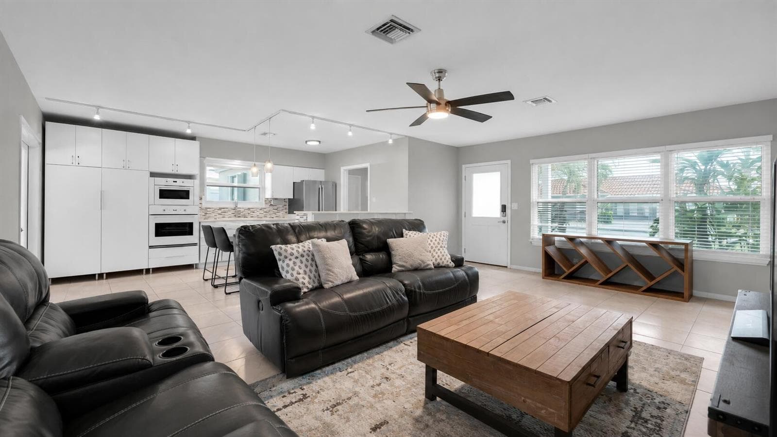 935 Nautilus Isle, Dania Beach, FL 33004 photo 4