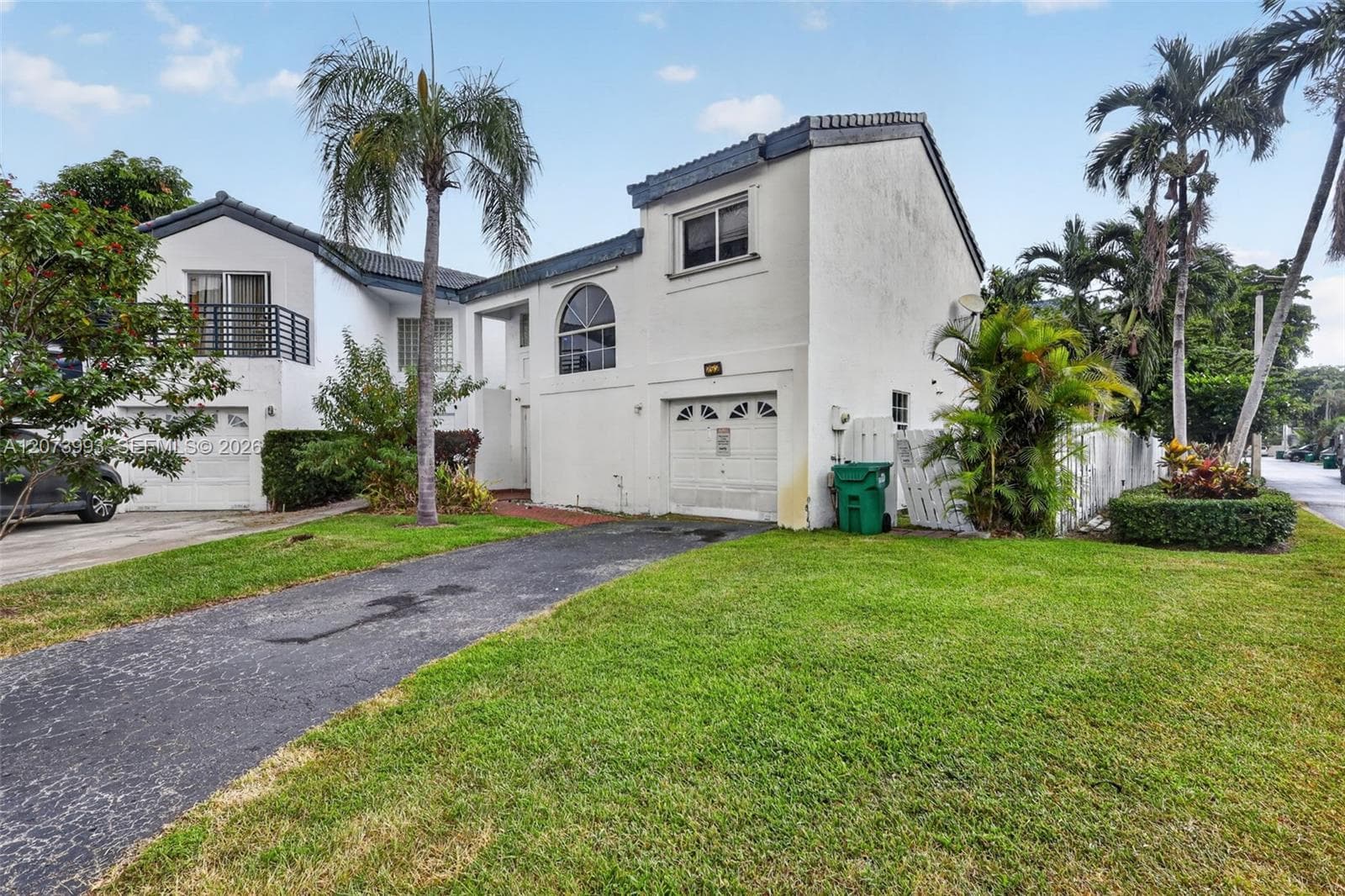 253 NE 211th Ter, Miami, FL 33179 photo 4