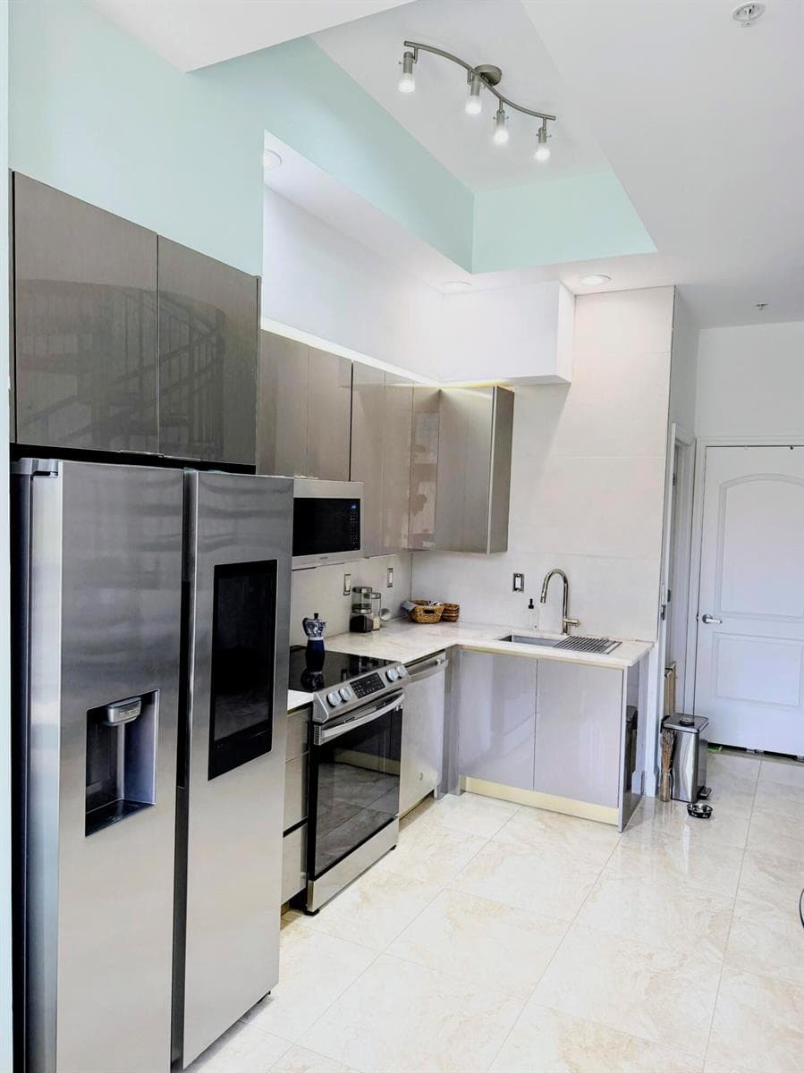801 S Olive Avenue # 403, West Palm Beach, FL 33401 photo 2