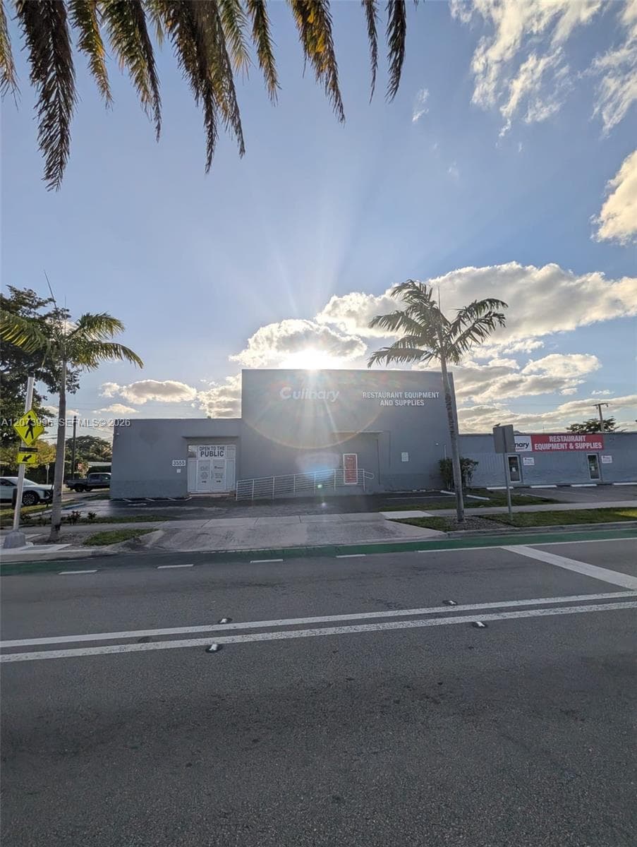 3555 N Andrews Ave, Oakland Park, FL 33309 photo 2