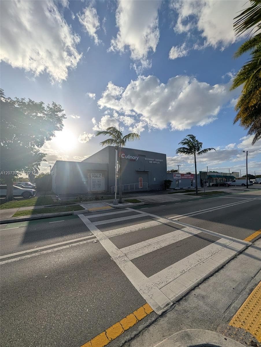 3555 N Andrews Ave, Oakland Park, FL 33309 photo 4
