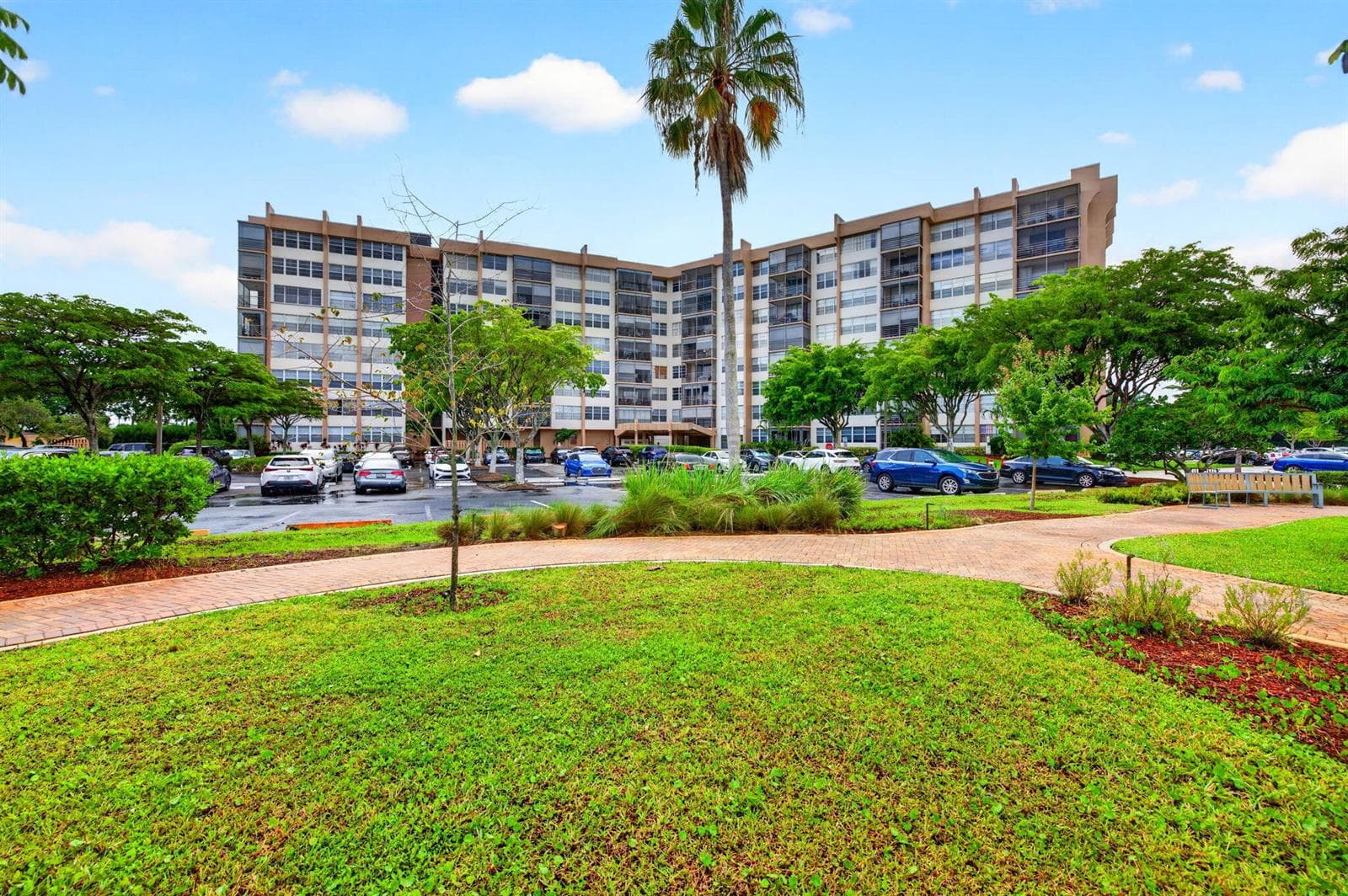 1100 St Charles Place # PH3, Pembroke Pines, FL 33026
