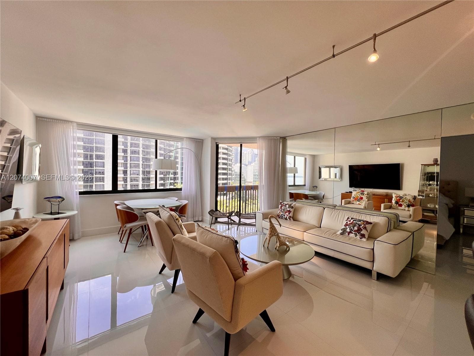 540 Brickell Key Dr # 919, Miami, FL 33131 photo 2