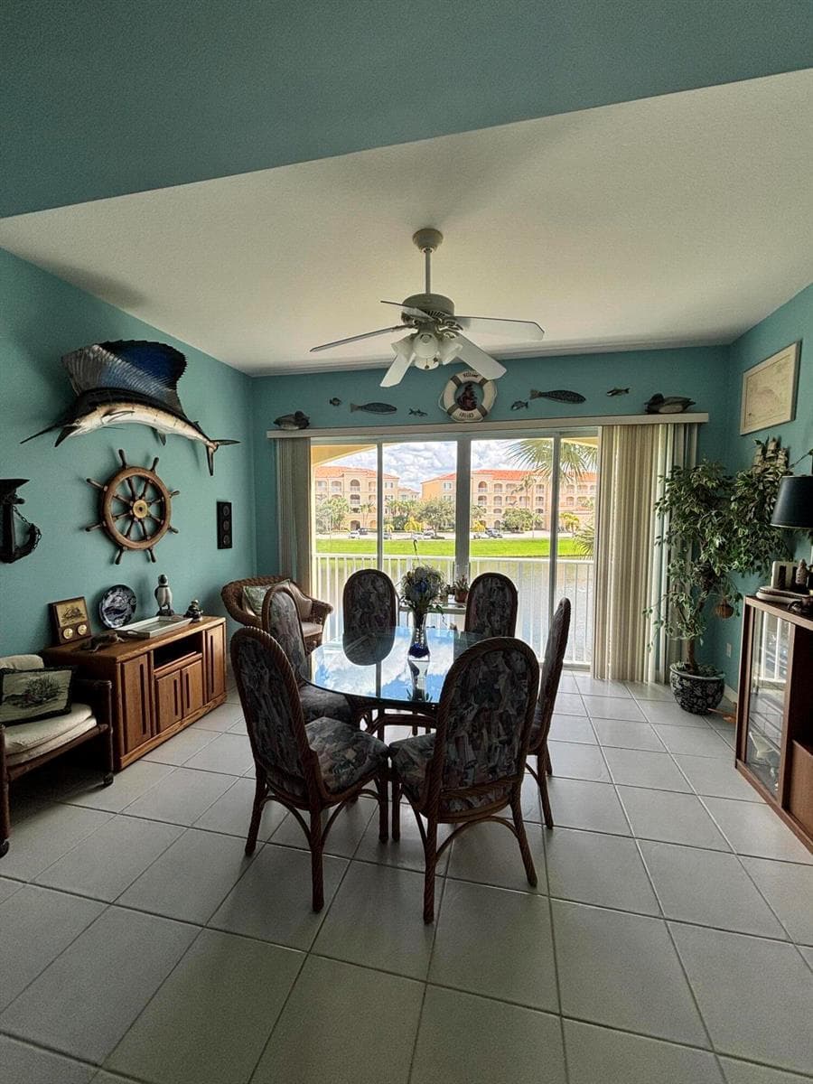 2 E HARBOUR ISLE Drive E # 203, Fort Pierce, FL 34949