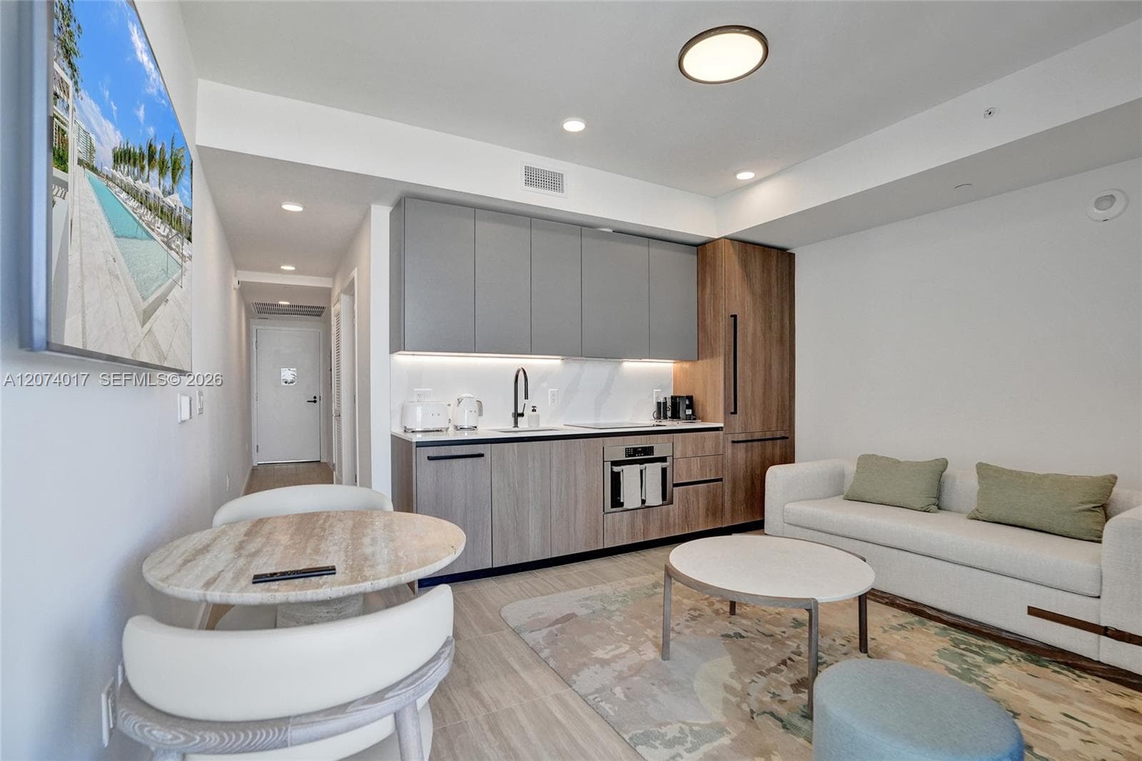 580 72nd St # 905, Miami Beach, FL 33141 photo 2