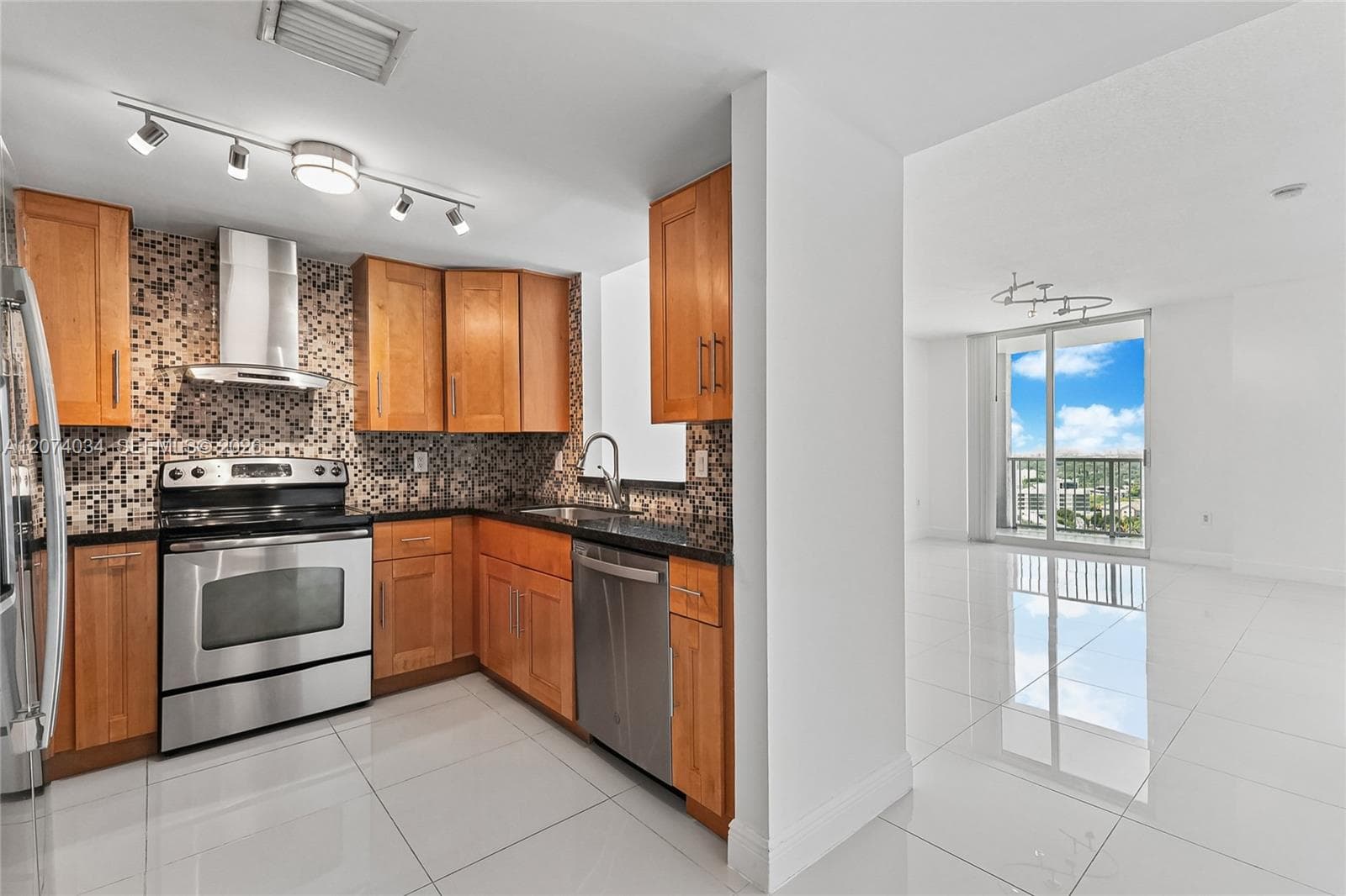 1250 S Miami Ave # 2109, Miami, FL 33130 photo 2