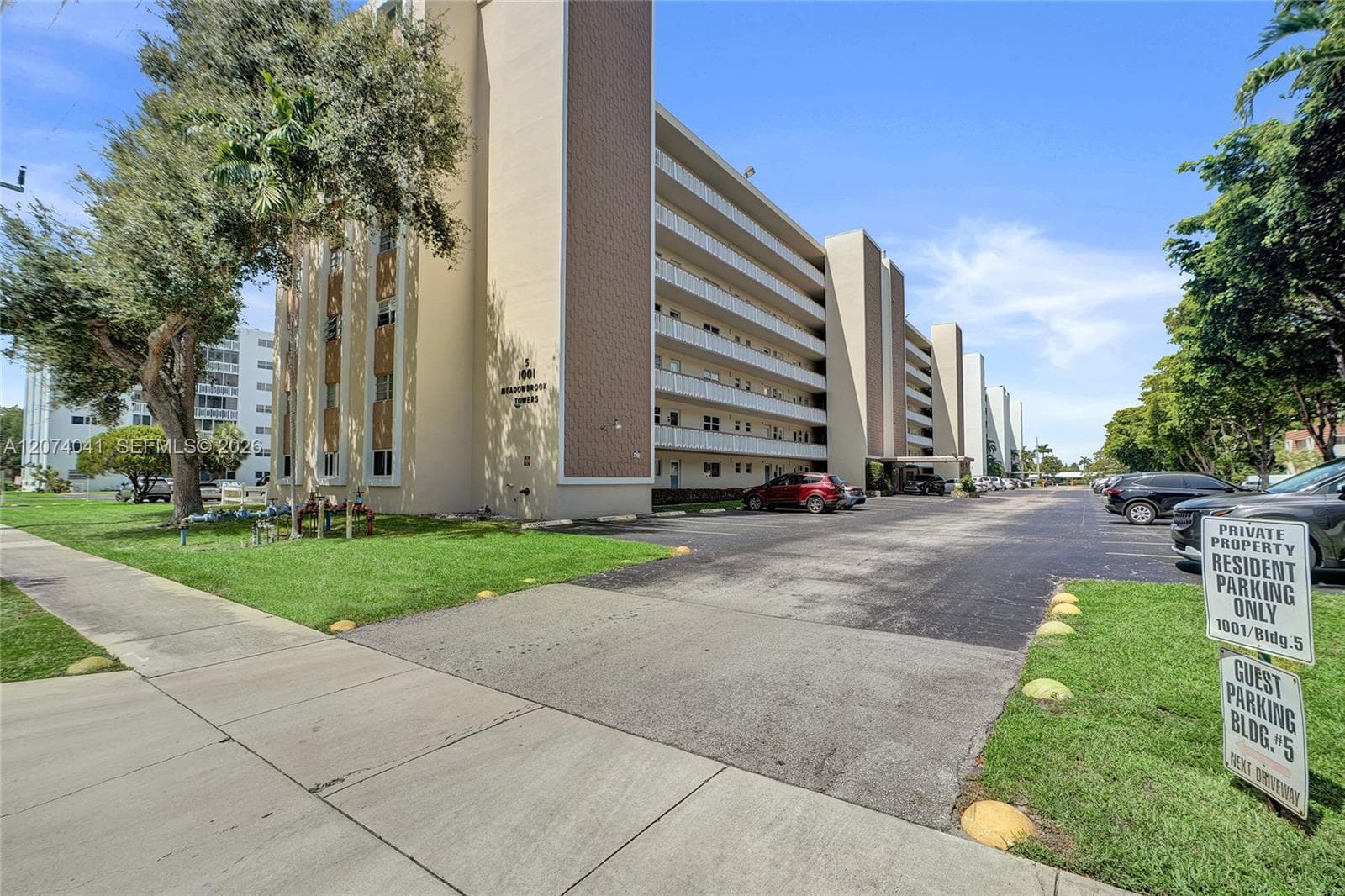 1001 NE 14th Ave # 402, Hallandale Beach, FL 33009 photo 3