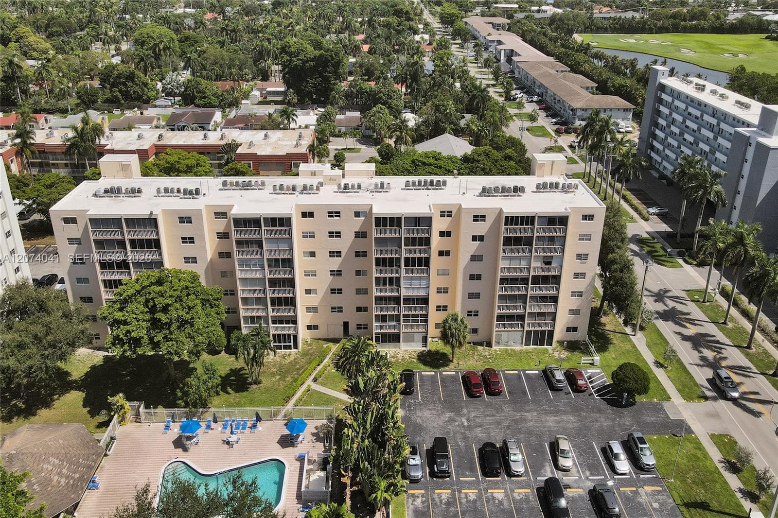 1001 NE 14th Ave # 402, Hallandale Beach, FL 33009