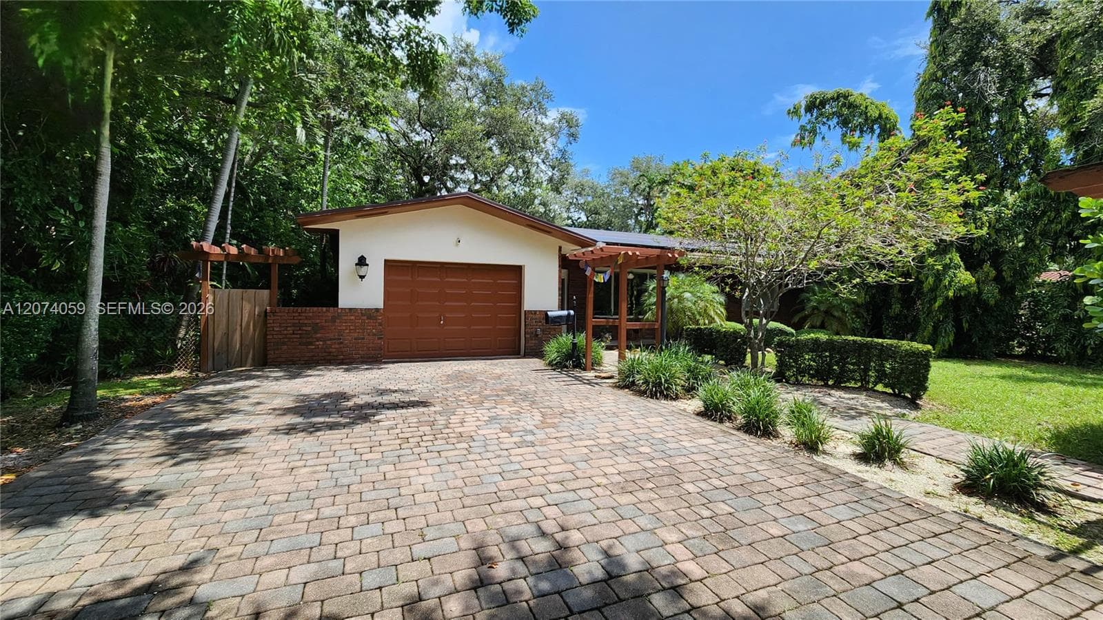 391 NE 131st St, North Miami, FL 33161 photo 2
