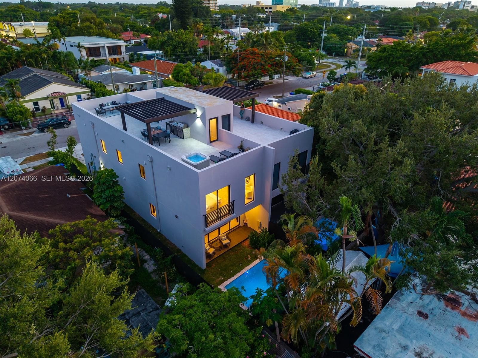 1431 SW 20th St, Miami, FL 33145 photo 4