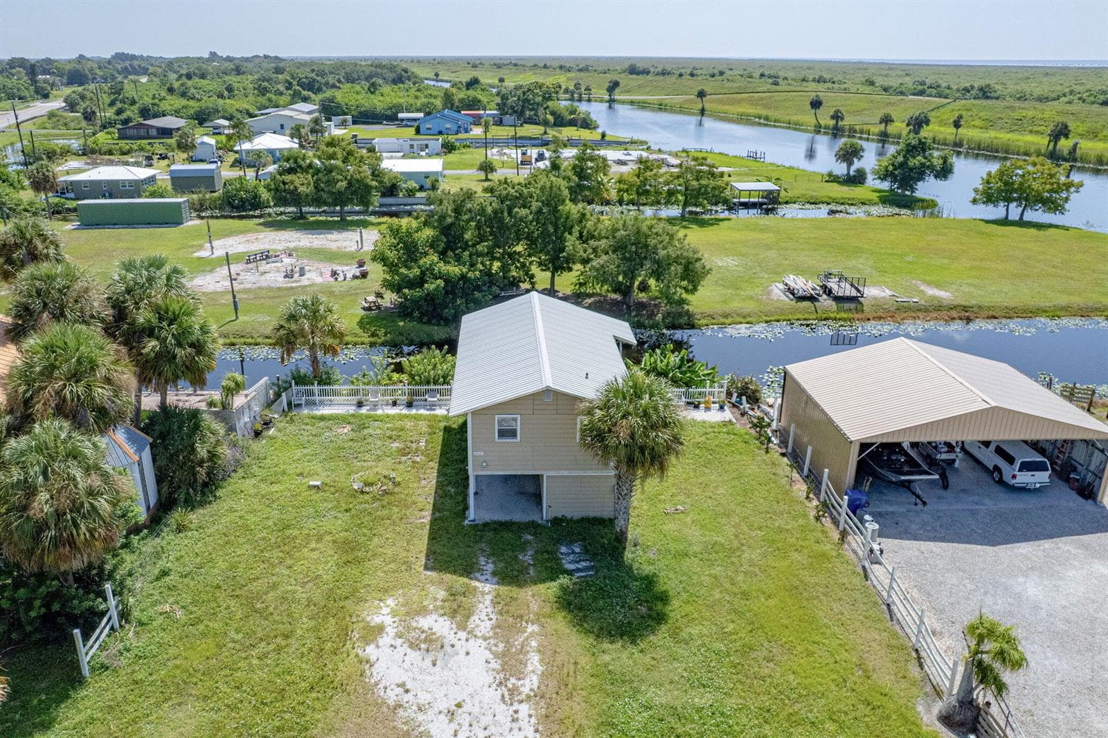 1041 PINE Way NE, Okeechobee, FL 34974 photo 2