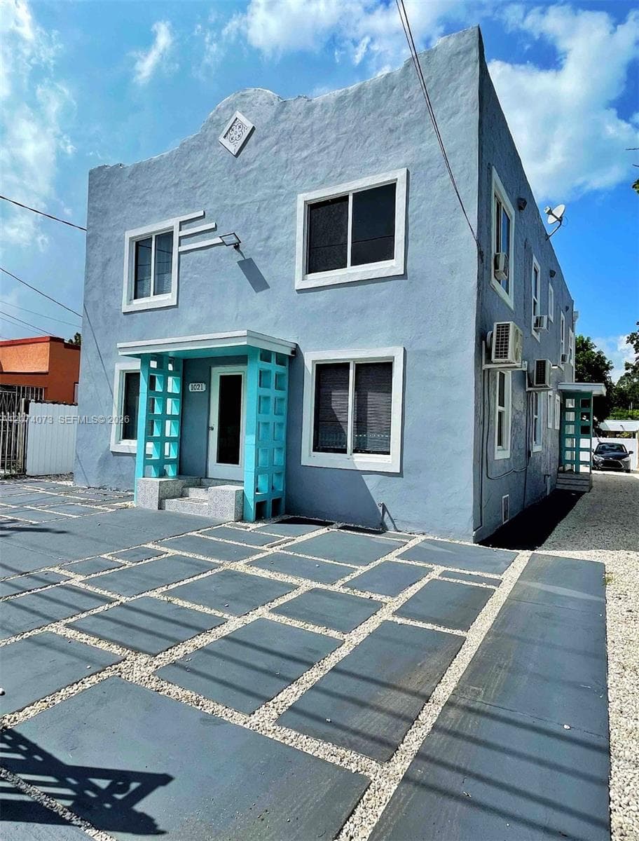 1021 NW 30th St, Miami, FL 33127 photo 3